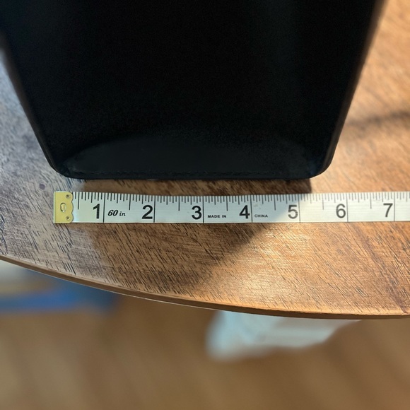 Impeccable Kate Spade satchel $195 - Picture 12 of 12